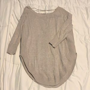 Quarter length sleeve lightweight tunic sweater
